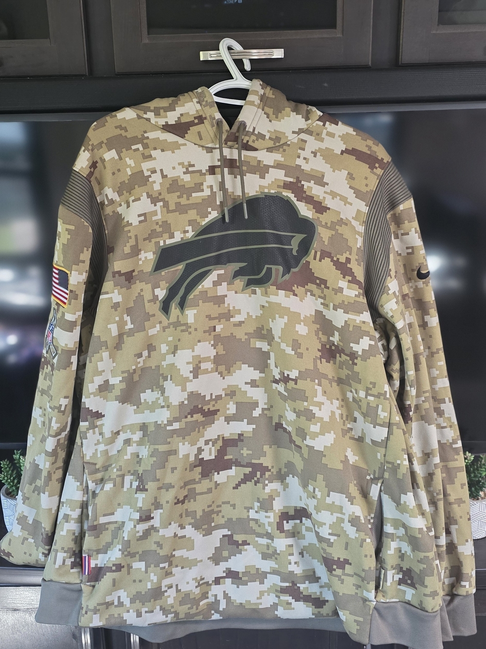NFL Buffalo Bills Salute To Service Camo Pullover Hoodie in Tan and Olive